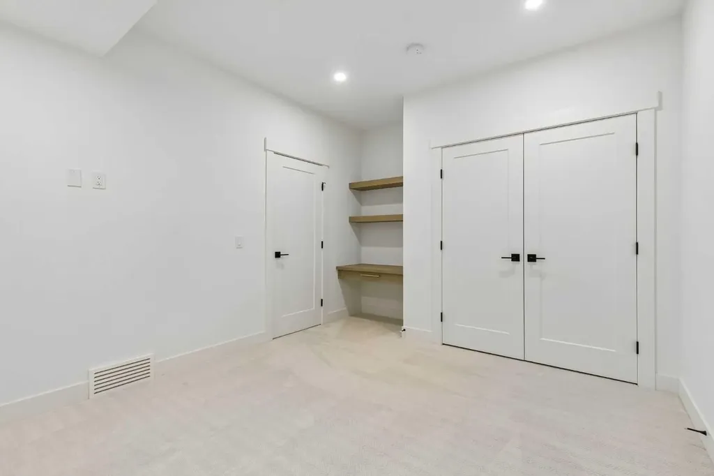 1807 Broadview Road NW Calgary AB T2N 3H6