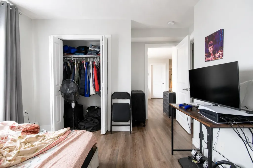 6118 80 Avenue NE Calgary AB T3J 0S6