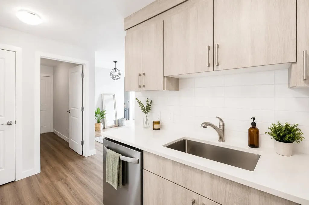 6118 80 Avenue NE Calgary AB T3J 0S6