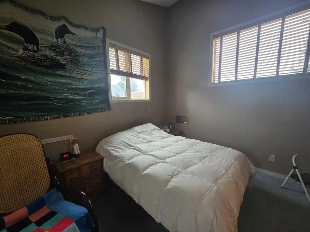 5106 Center Avenue Robb AB T7E 1X0