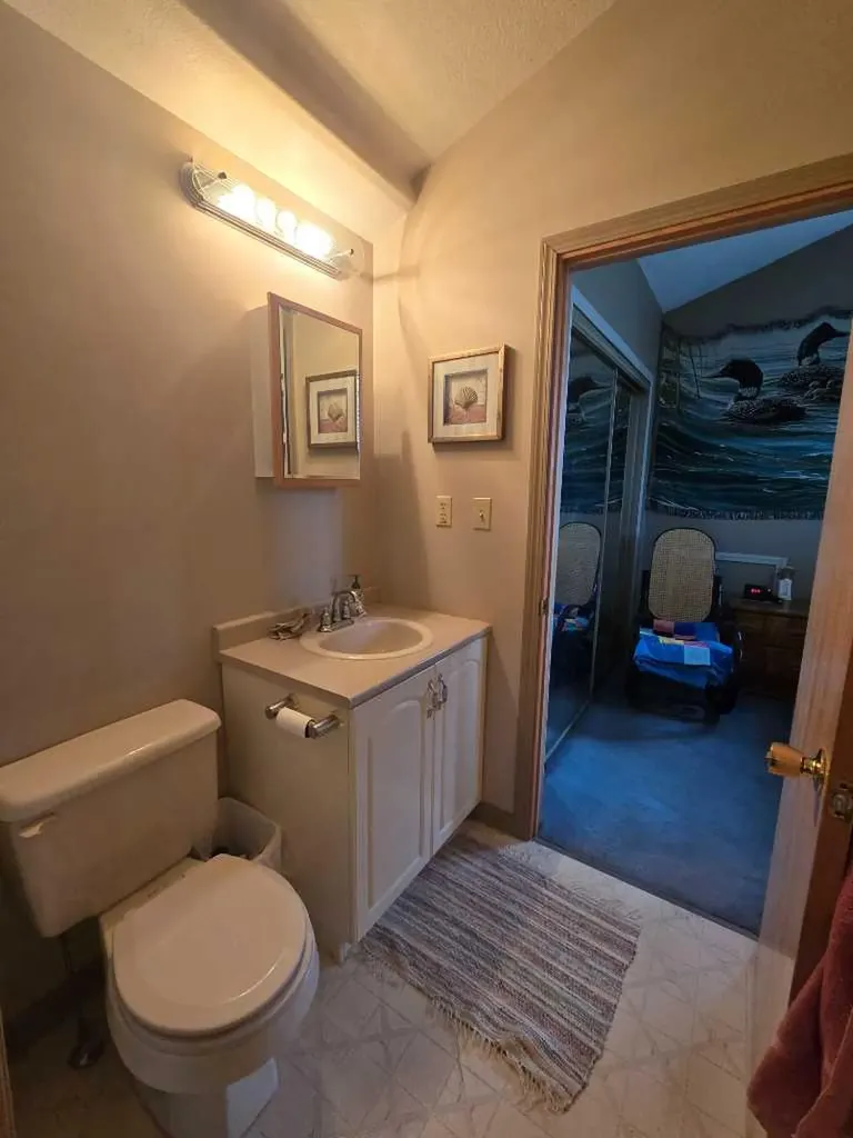 5106 Center Avenue Robb AB T7E 1X0