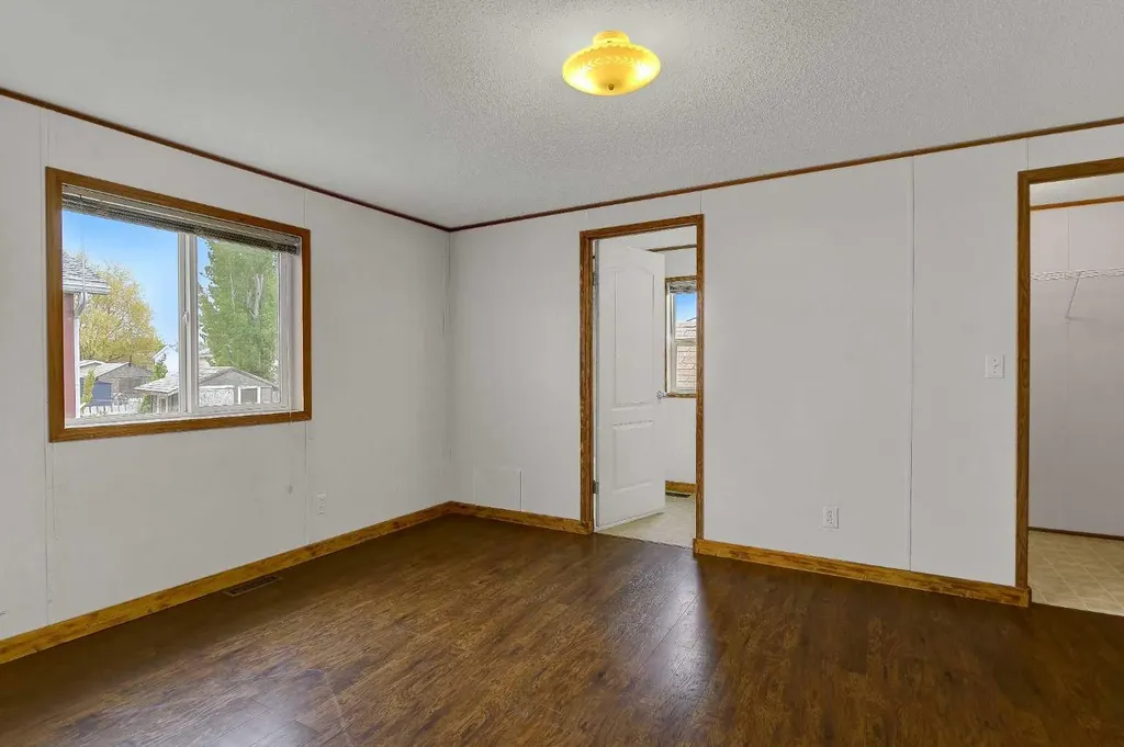 9709 110 Avenue Clairmont AB T8X 5E1