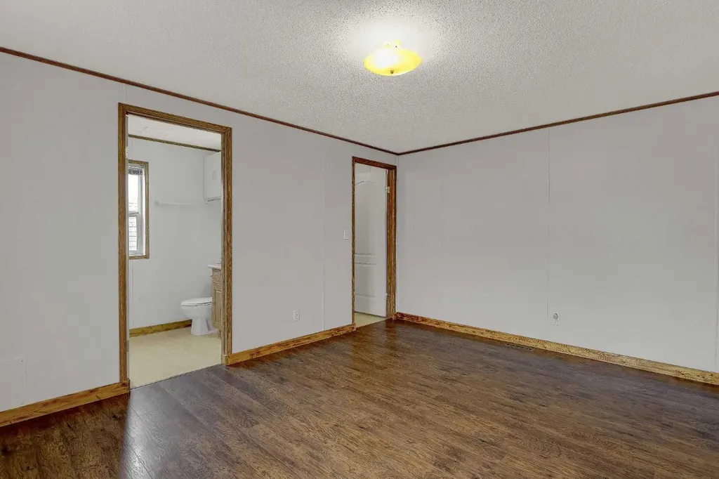 9709 110 Avenue Clairmont AB T8X 5E1
