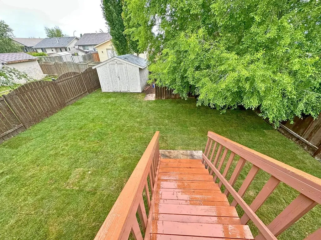 20 Deschner Close Red Deer AB T4R 3C1