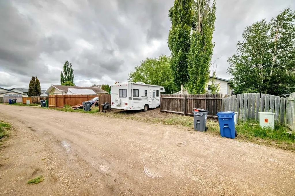 20 Deschner Close Red Deer AB T4R 3C1