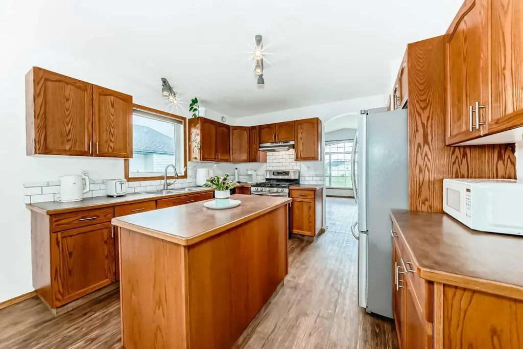20 Deschner Close Red Deer AB T4R 3C1