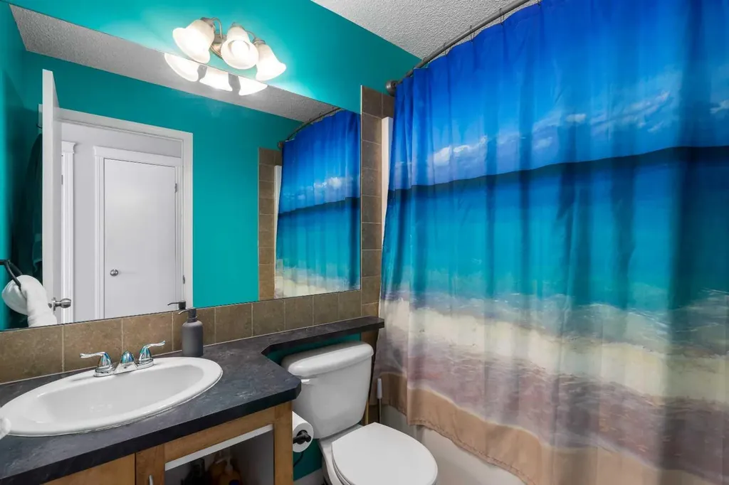 72 New Brighton Common SE Calgary AB T2Z 0T9