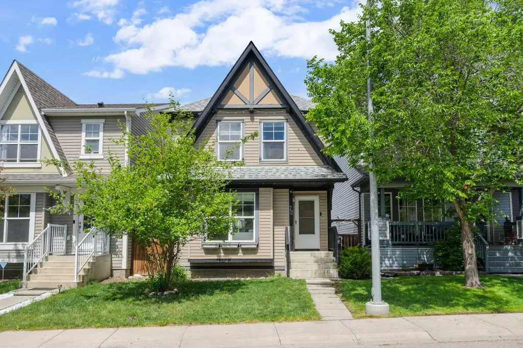 72 New Brighton Common SE Calgary AB T2Z 0T9