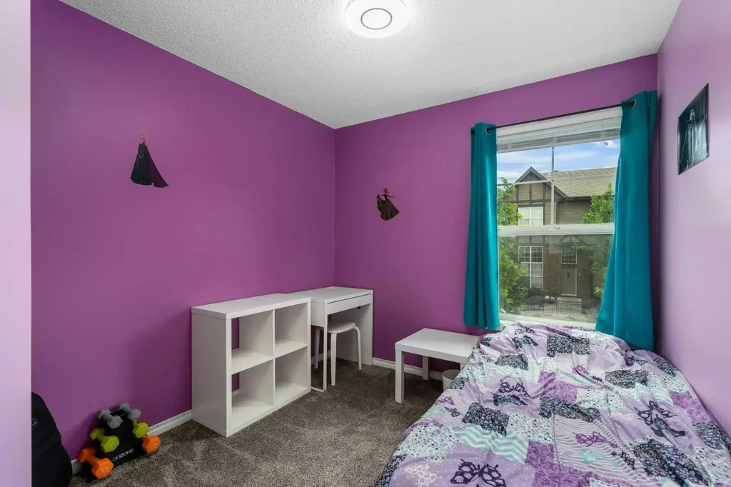 72 New Brighton Common SE Calgary AB T2Z 0T9