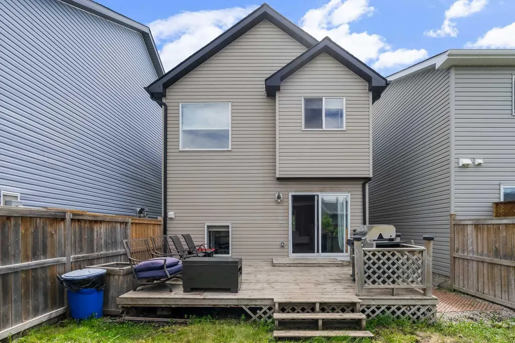 72 New Brighton Common SE Calgary AB T2Z 0T9