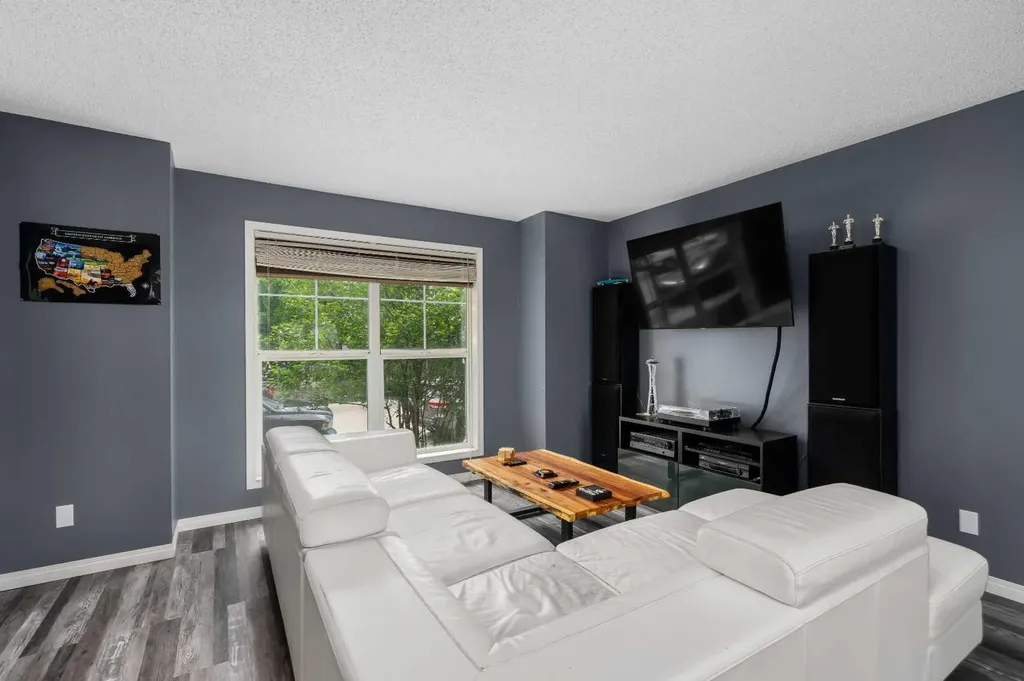 72 New Brighton Common SE Calgary AB T2Z 0T9