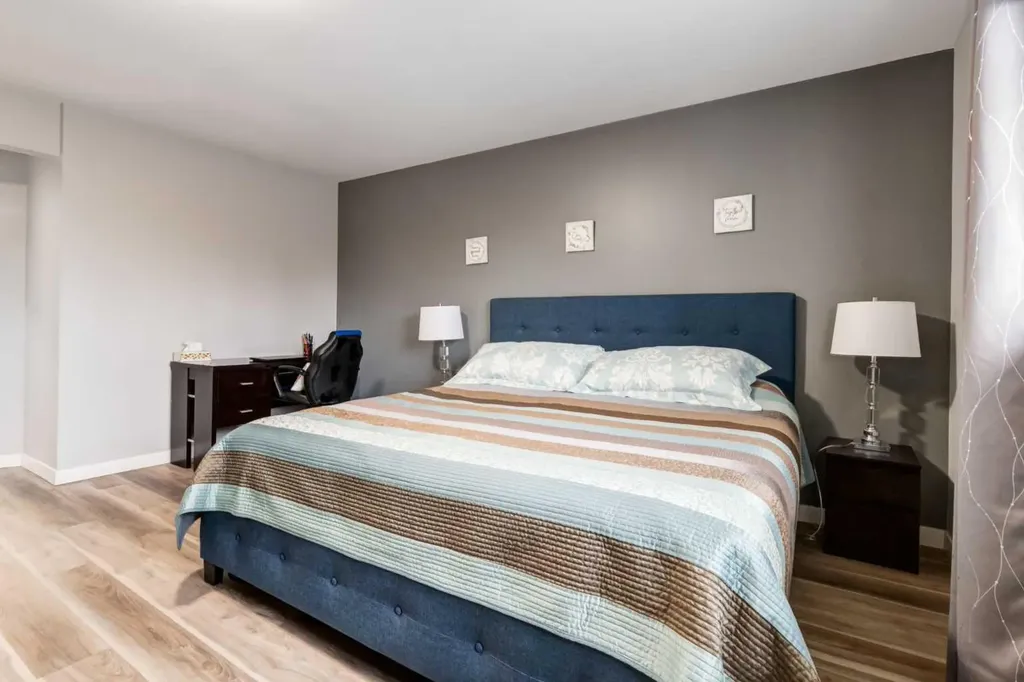 109 Shawbrooke Close SW Calgary AB T2Y 3A6