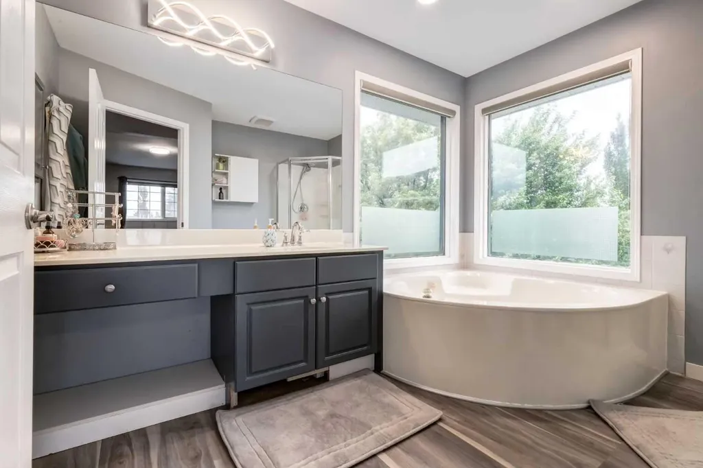 109 Shawbrooke Close SW Calgary AB T2Y 3A6