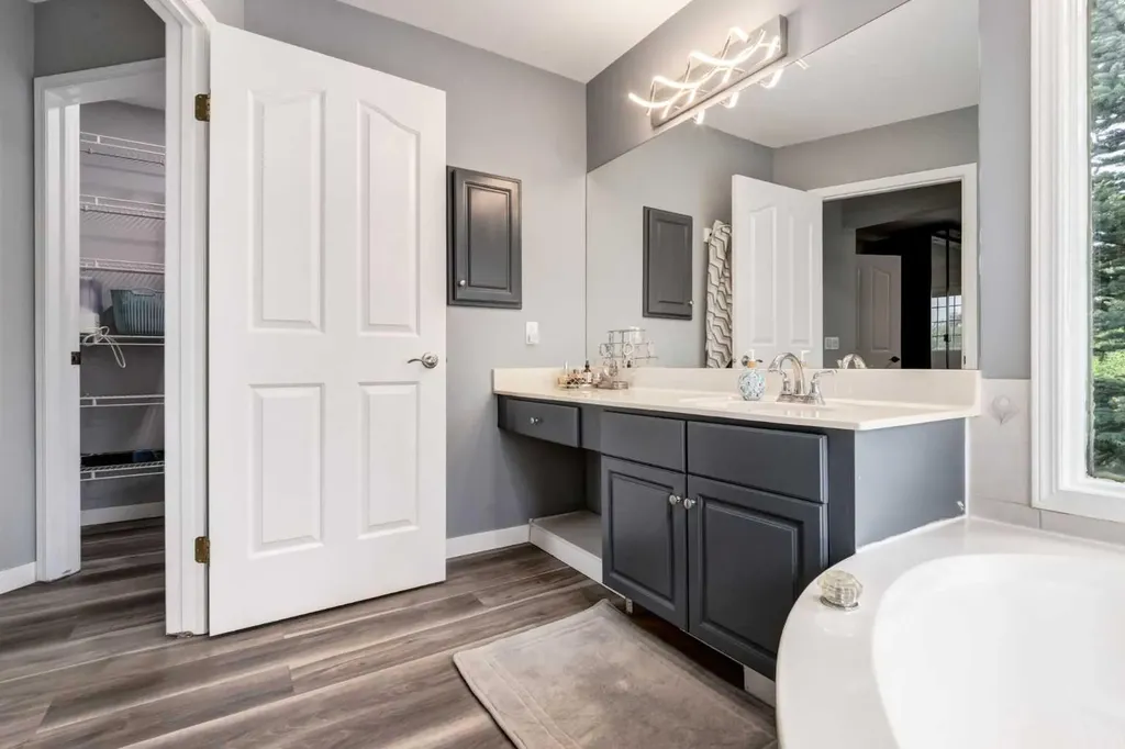 109 Shawbrooke Close SW Calgary AB T2Y 3A6