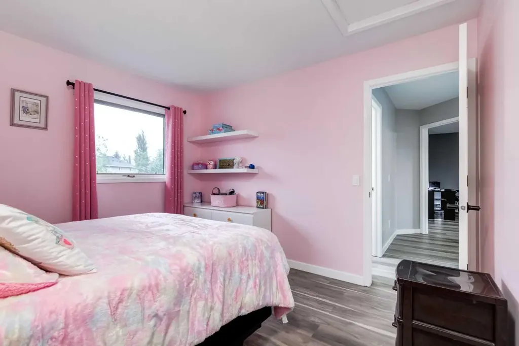 109 Shawbrooke Close SW Calgary AB T2Y 3A6