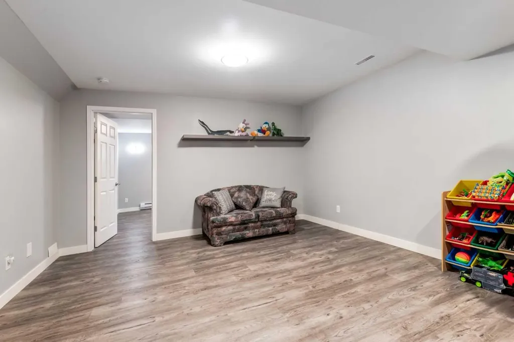 109 Shawbrooke Close SW Calgary AB T2Y 3A6