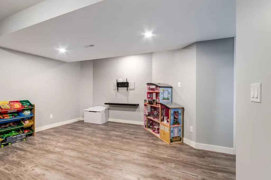 109 Shawbrooke Close SW Calgary AB T2Y 3A6