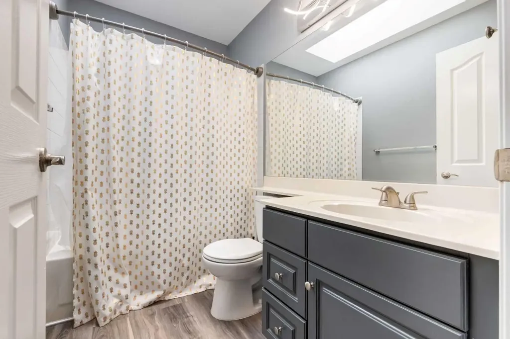 109 Shawbrooke Close SW Calgary AB T2Y 3A6