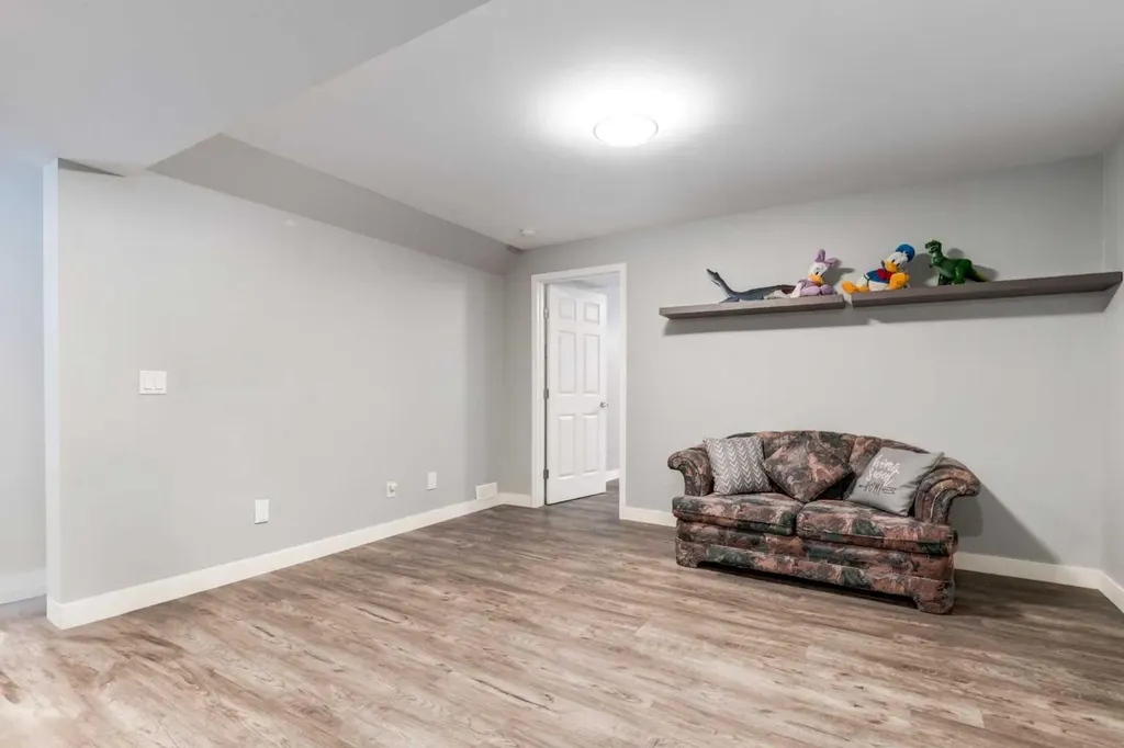 109 Shawbrooke Close SW Calgary AB T2Y 3A6