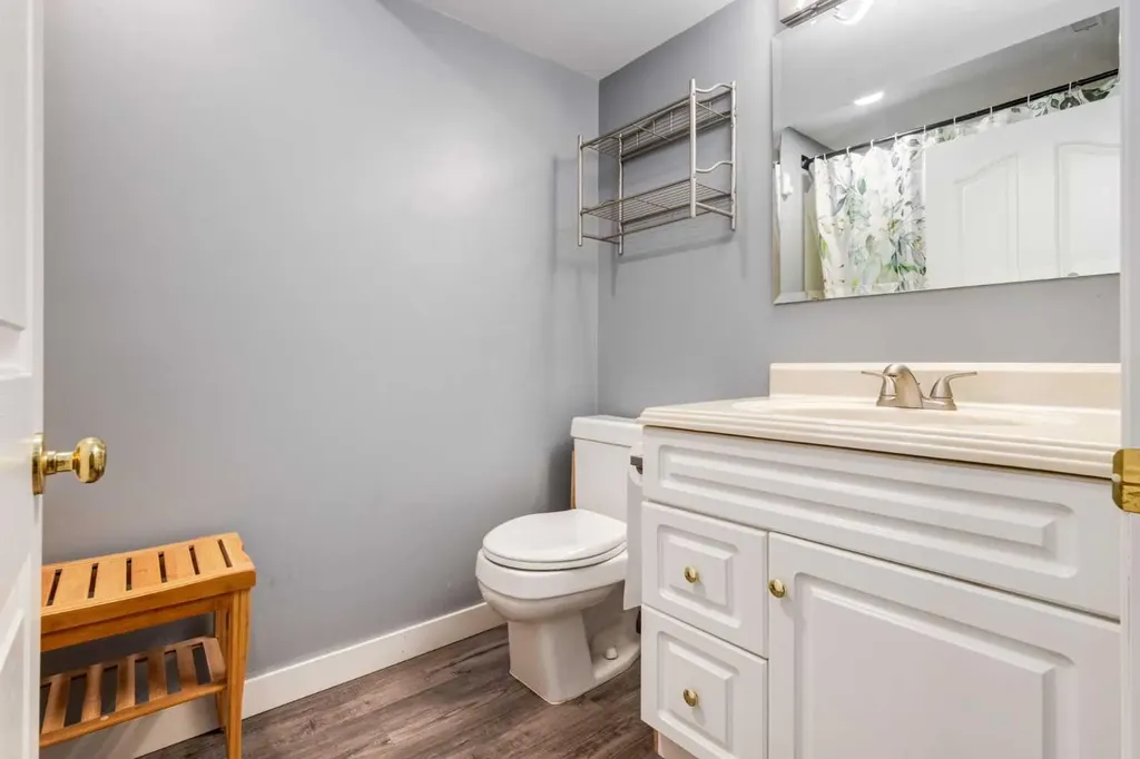 109 Shawbrooke Close SW Calgary AB T2Y 3A6
