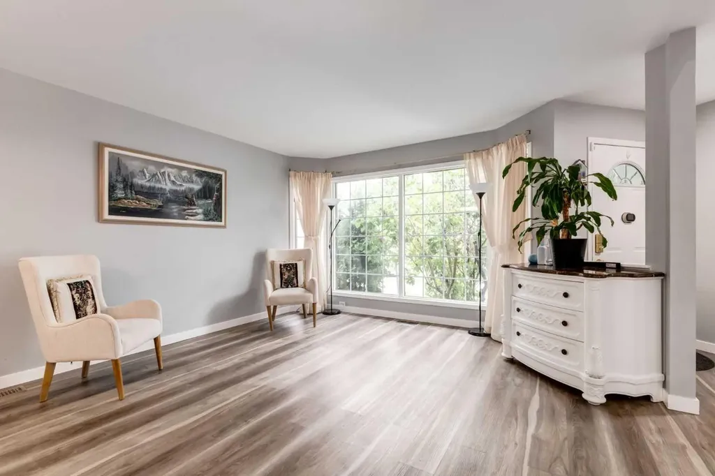 109 Shawbrooke Close SW Calgary AB T2Y 3A6