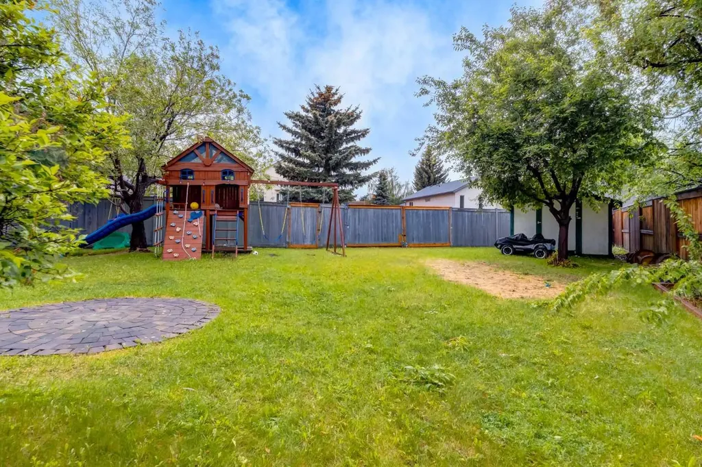 109 Shawbrooke Close SW Calgary AB T2Y 3A6
