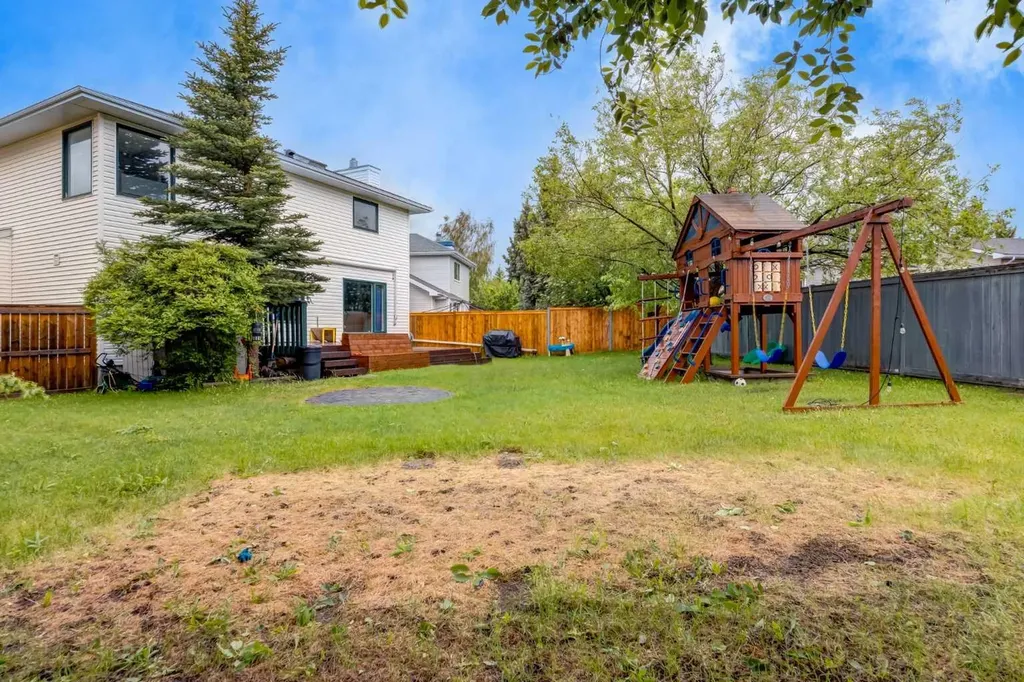 109 Shawbrooke Close SW Calgary AB T2Y 3A6