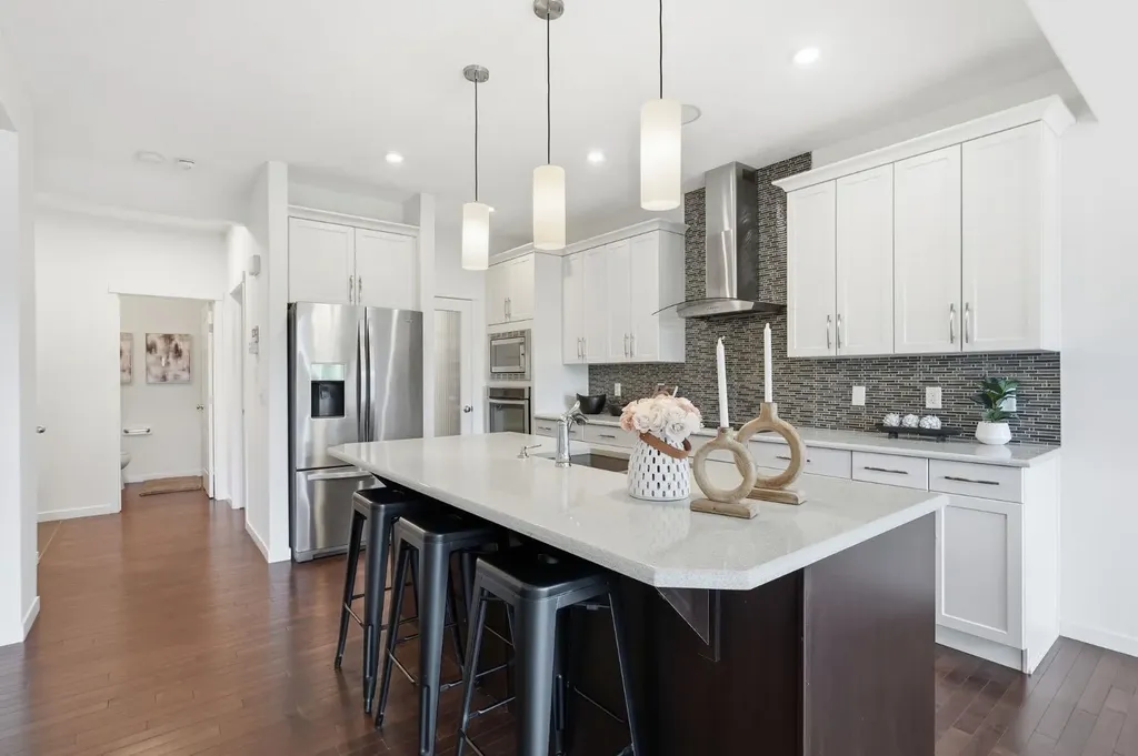 108 Evansborough Crescent NW Calgary AB T3P 0M3