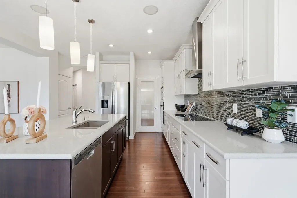 108 Evansborough Crescent NW Calgary AB T3P 0M3