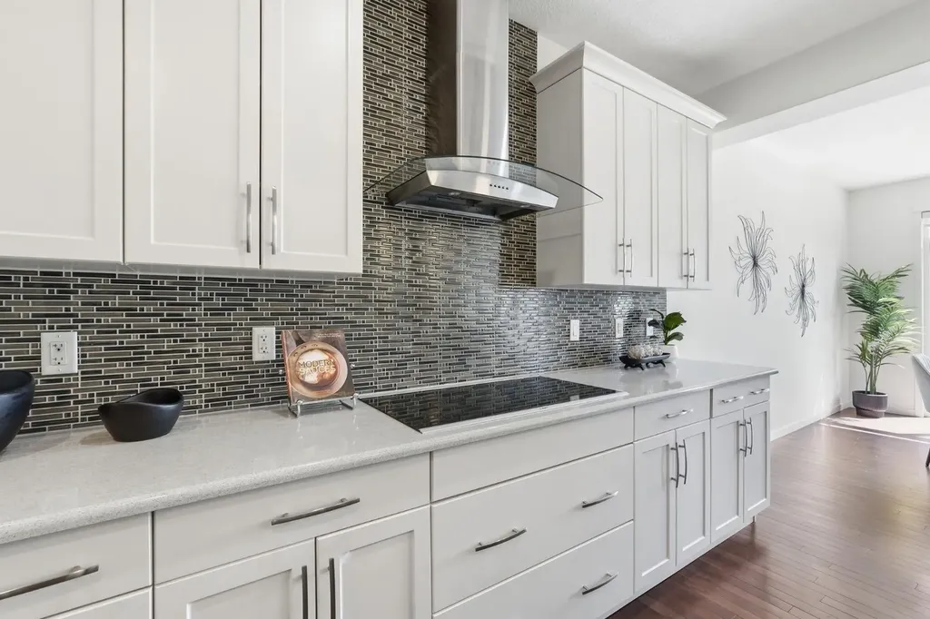 108 Evansborough Crescent NW Calgary AB T3P 0M3