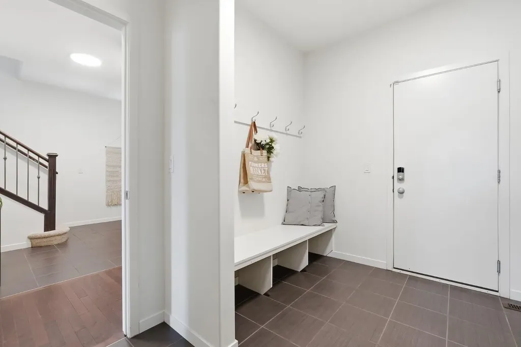 108 Evansborough Crescent NW Calgary AB T3P 0M3