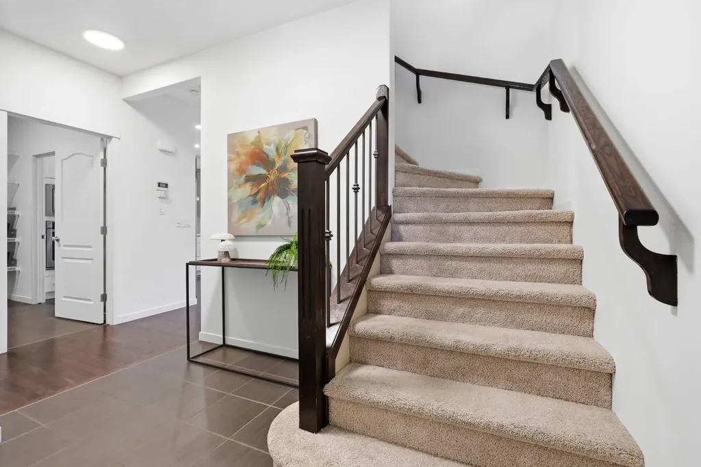108 Evansborough Crescent NW Calgary AB T3P 0M3