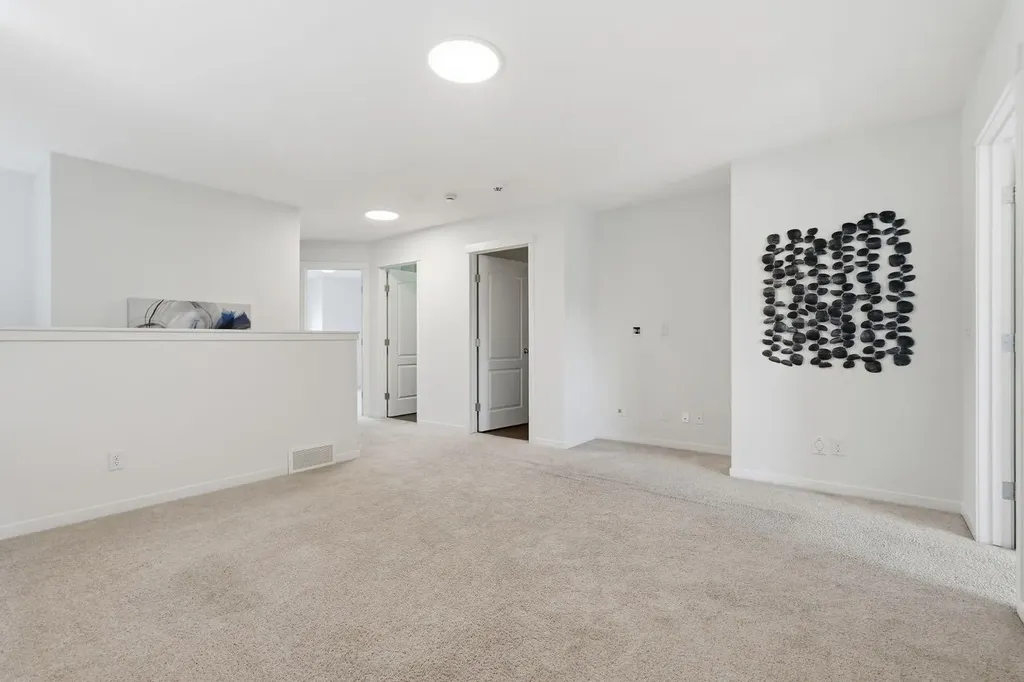 108 Evansborough Crescent NW Calgary AB T3P 0M3