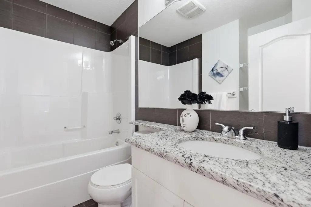 108 Evansborough Crescent NW Calgary AB T3P 0M3