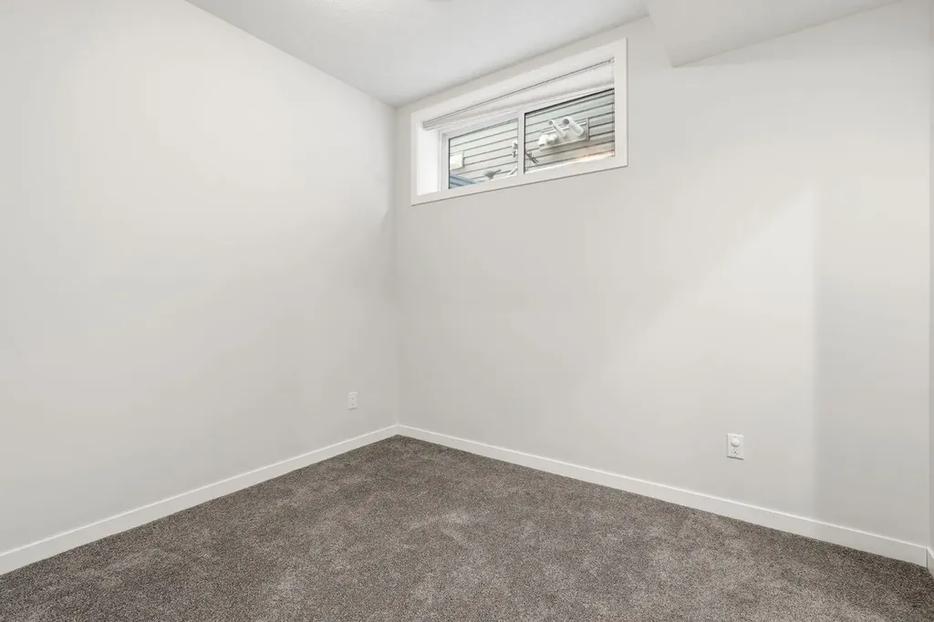 108 Evansborough Crescent NW Calgary AB T3P 0M3