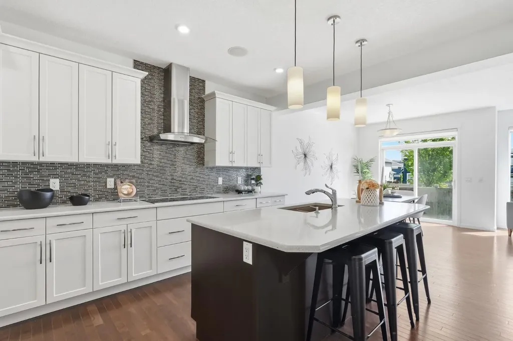 108 Evansborough Crescent NW Calgary AB T3P 0M3