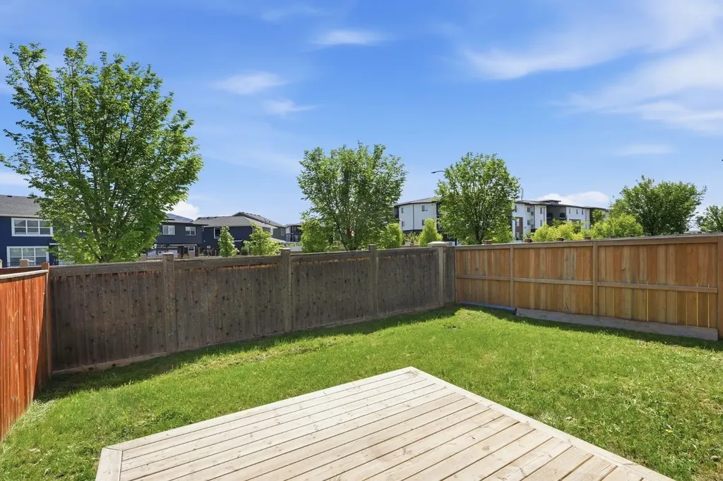 108 Evansborough Crescent NW Calgary AB T3P 0M3