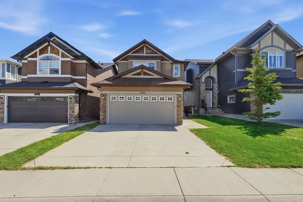 108 Evansborough Crescent NW Calgary AB T3P 0M3