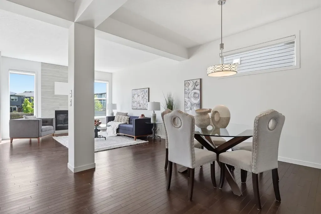 108 Evansborough Crescent NW Calgary AB T3P 0M3