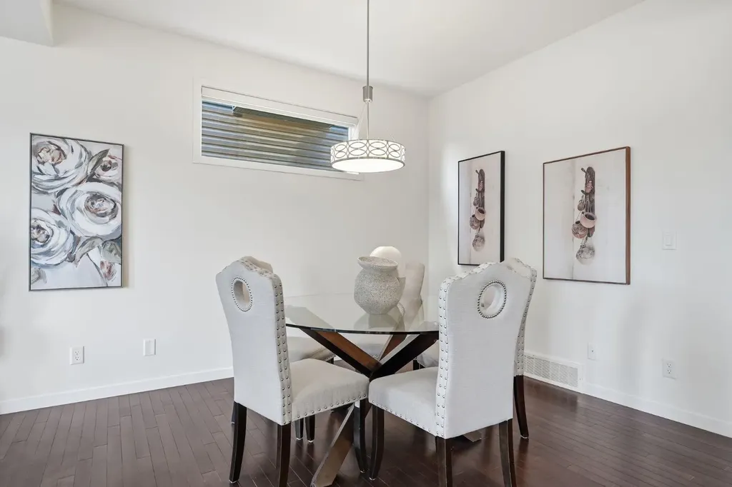 108 Evansborough Crescent NW Calgary AB T3P 0M3