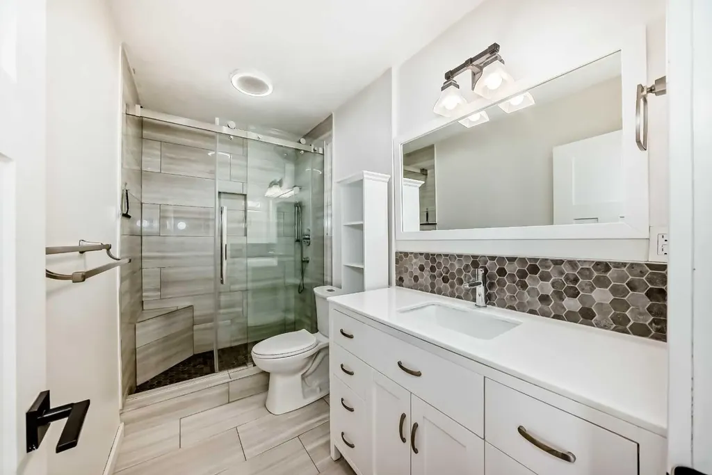 3708A Spruce Drive SW Calgary AB T3C3A7