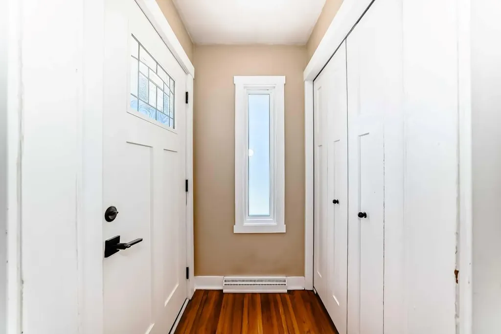 3708A Spruce Drive SW Calgary AB T3C3A7