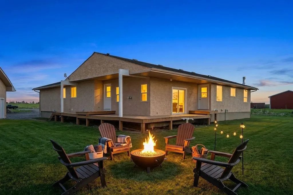 578099 83 Street E Rural Foothills County AB T1V 1R7