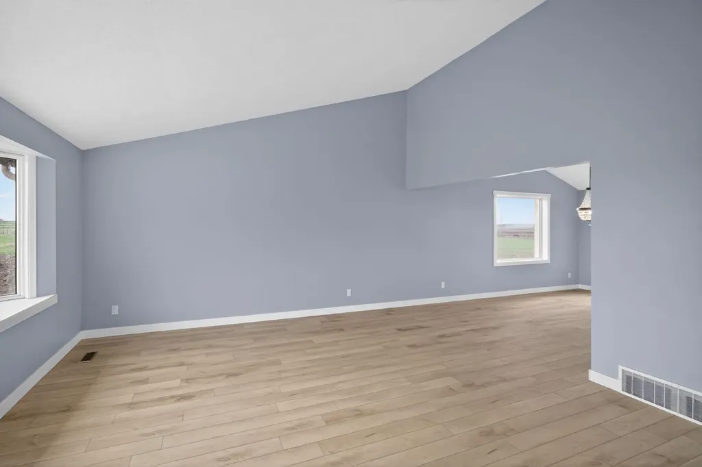 578099 83 Street E Rural Foothills County AB T1V 1R7