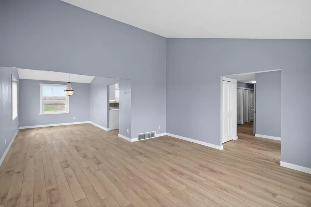 578099 83 Street E Rural Foothills County AB T1V 1R7