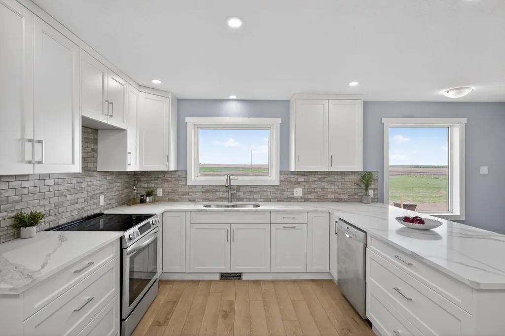 578099 83 Street E Rural Foothills County AB T1V 1R7