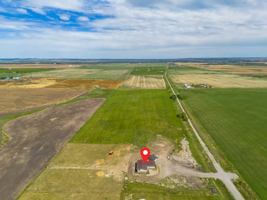 578099 83 Street E Rural Foothills County AB T1V 1R7