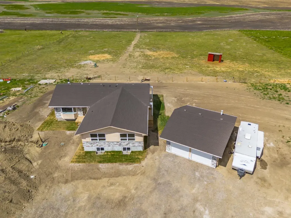 578099 83 Street E Rural Foothills County AB T1V 1R7