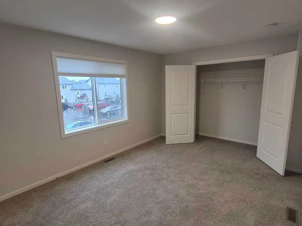 594 Aquitania Boulevard W Lethbridge AB T1J 5X4
