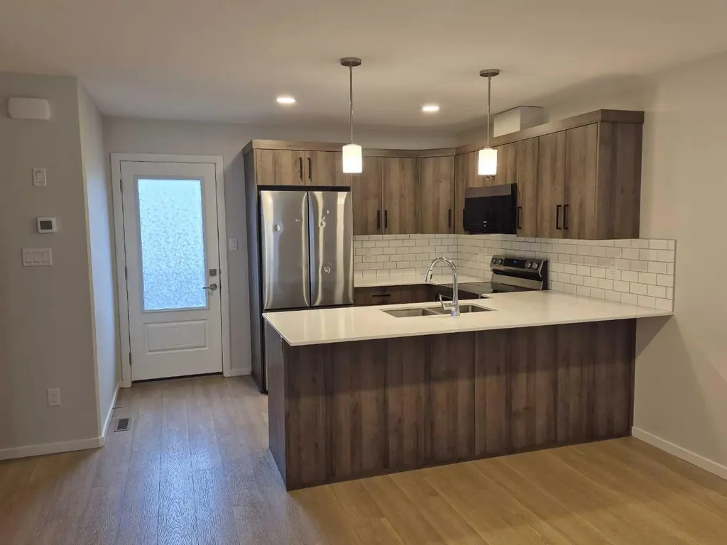 594 Aquitania Boulevard W Lethbridge AB T1J 5X4